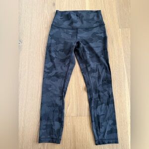 lululemon athletica Wunder Under Black Camouflage Capris